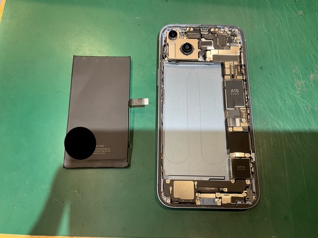 iPhone 14 Plus バッテリー交換修理　スマホ修理工房イオン北浦和店